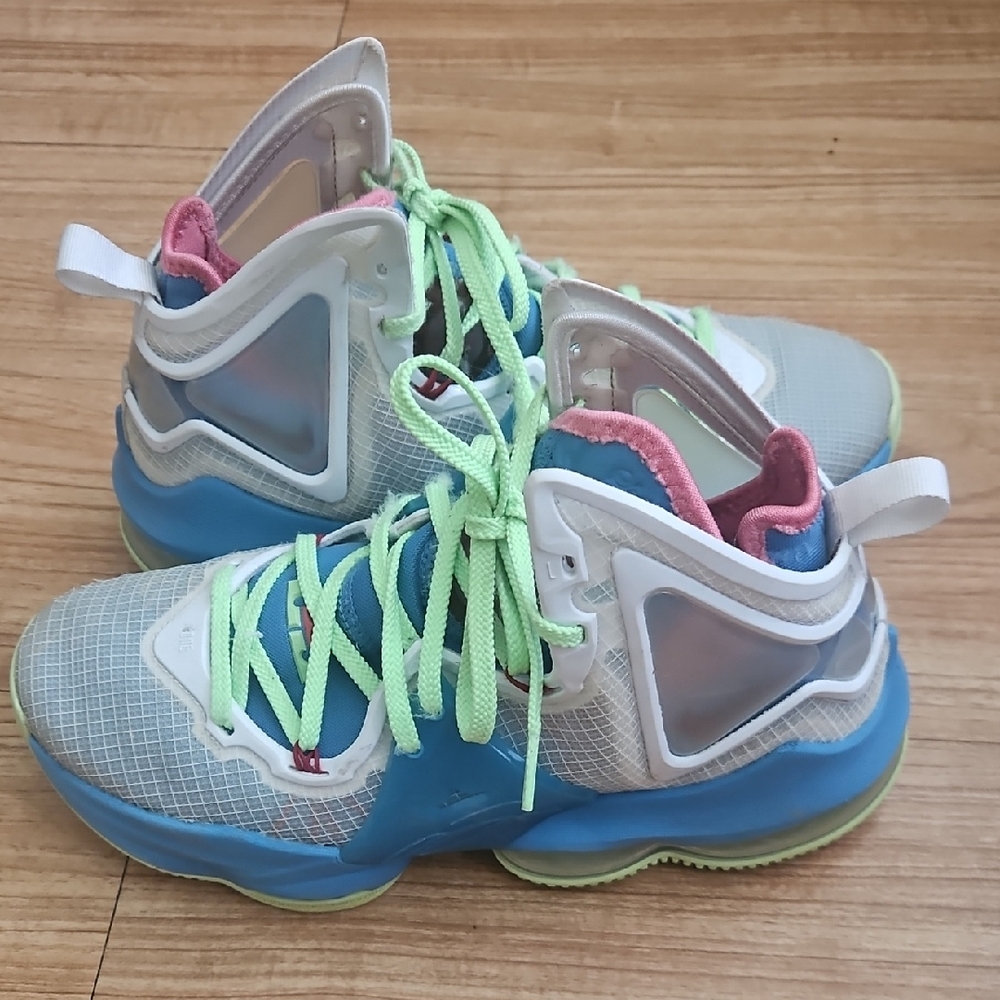 Nike LeBron 19 Men's 6.5